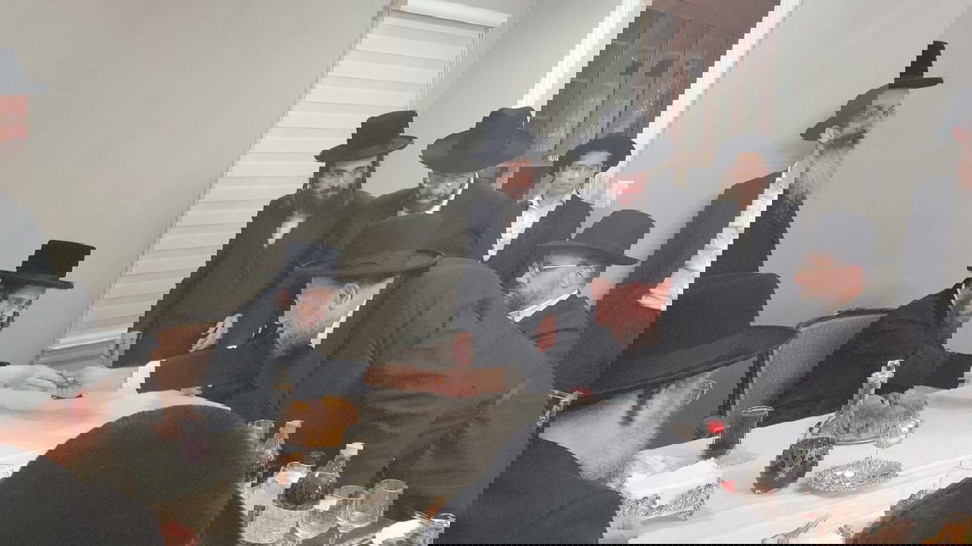 עם יבחלט"א רבו האדמו"ר מסאדיגורה