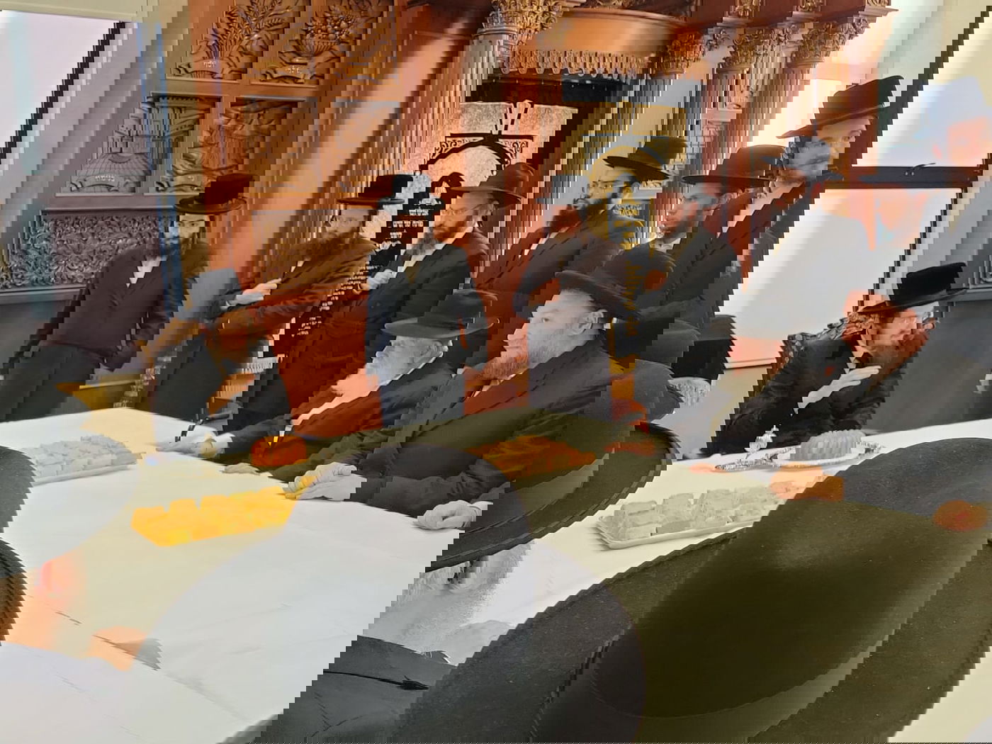 עם יבלחט"א רבו האדמו"ר מסאדיגורה 