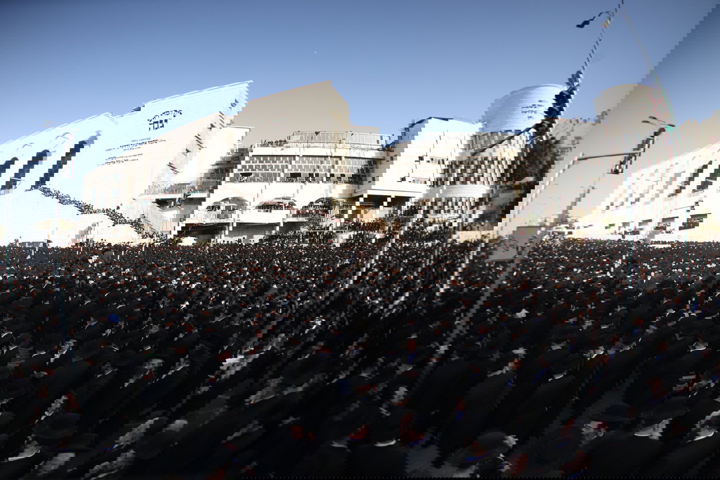 האדמו"ר מגור במסע ההלוויה