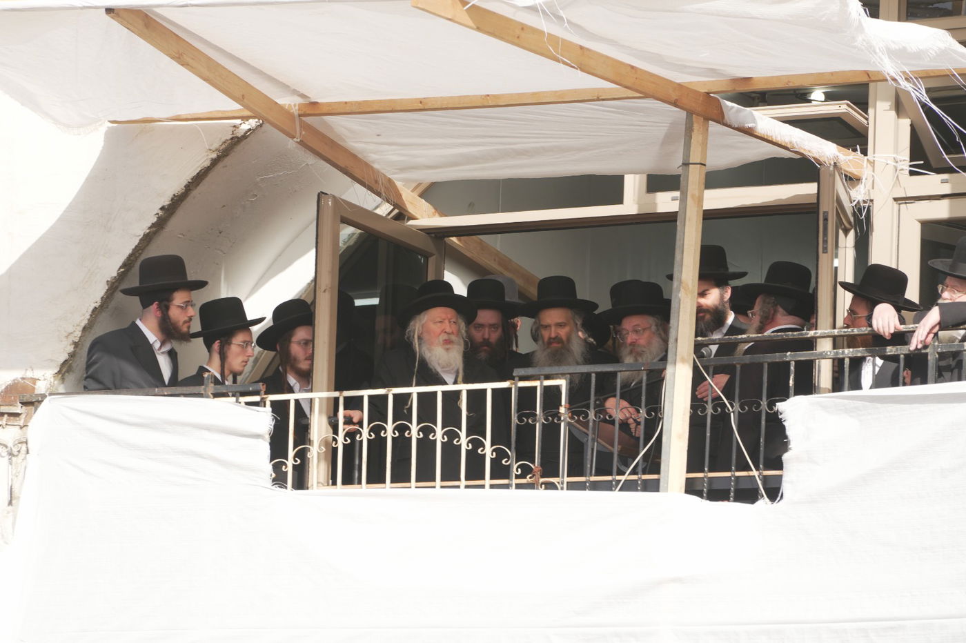 האדמו"ר מגור במסע ההלוויה