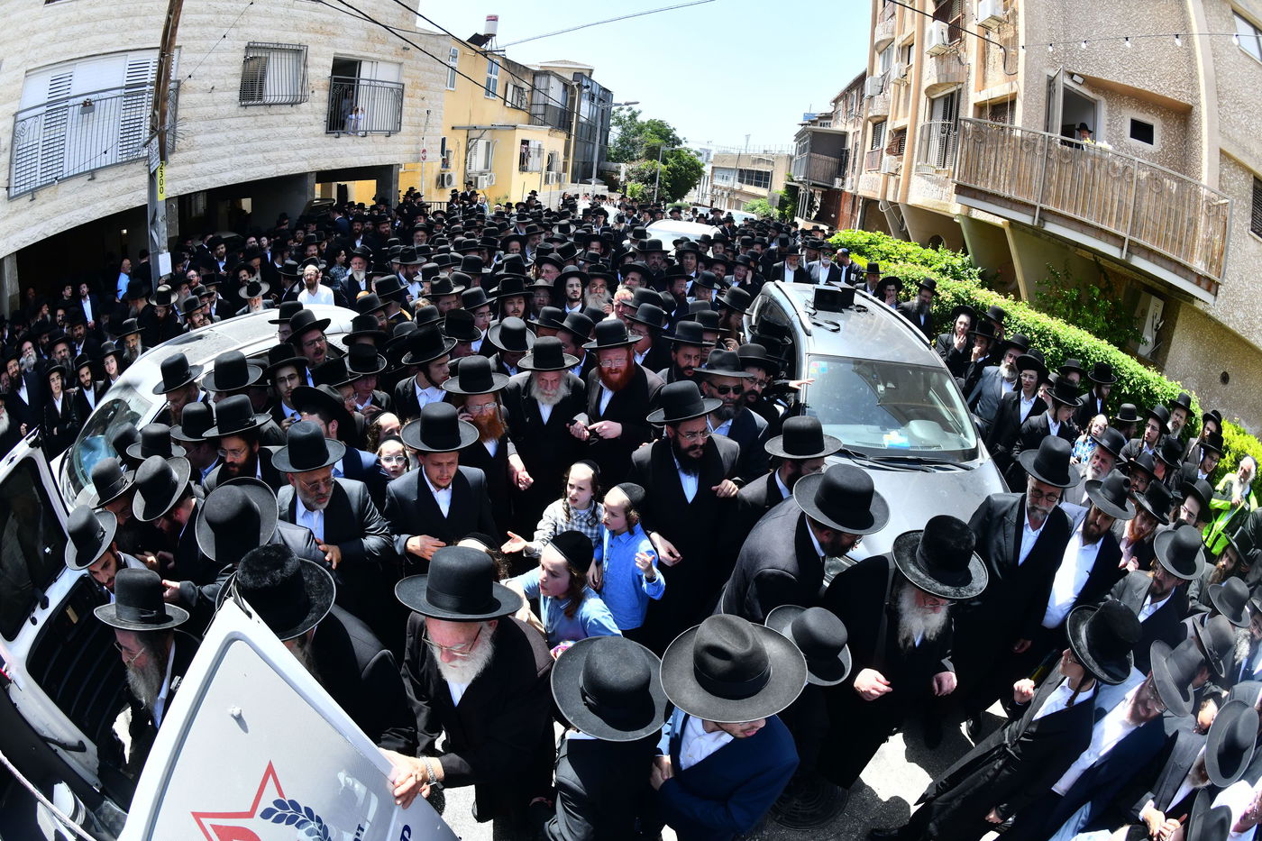 מסע הלוויית הרבנית מגור ע"ה