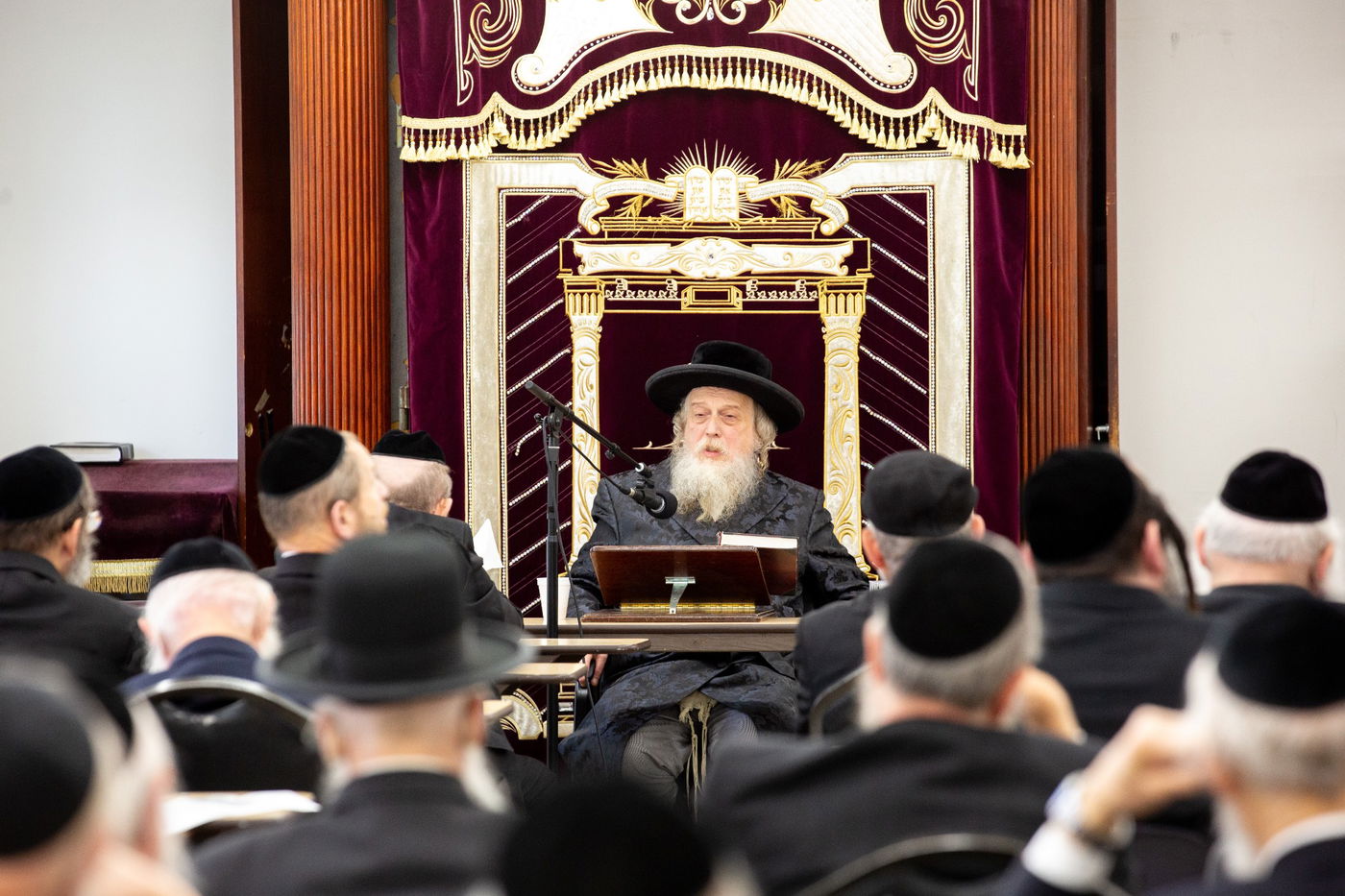 האדמו"ר מבקשי אמונה בארה"ב