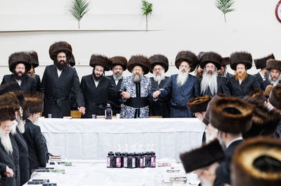 שבועות בחצה"ק באבוב 45