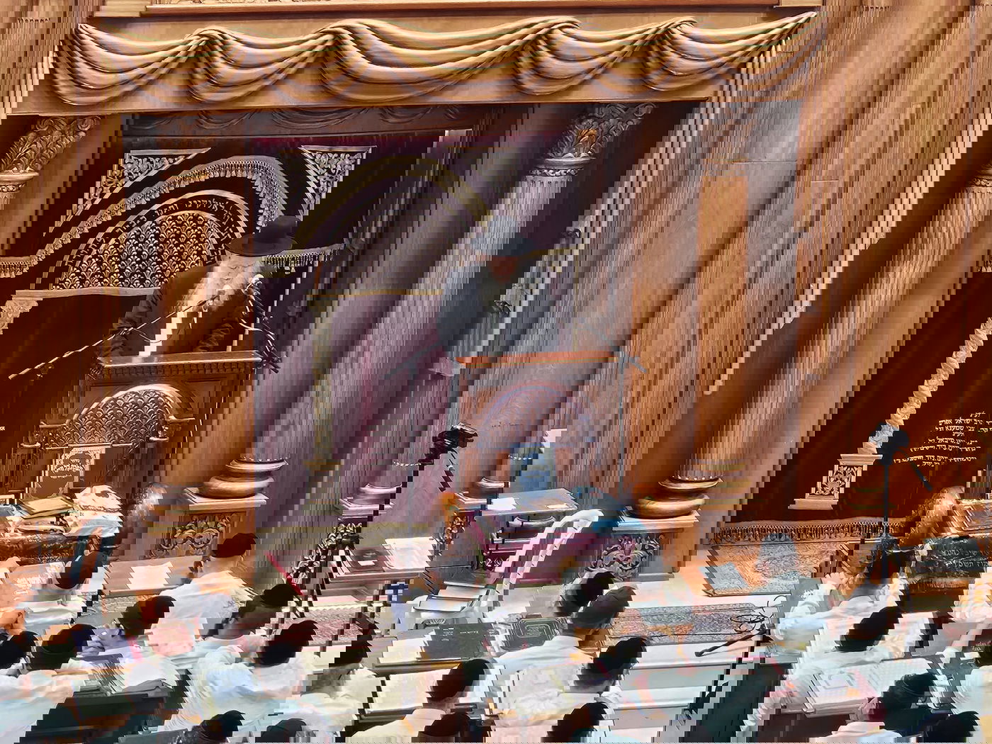 יום השנה הראשון למרן הגר"ג אדלשטיין