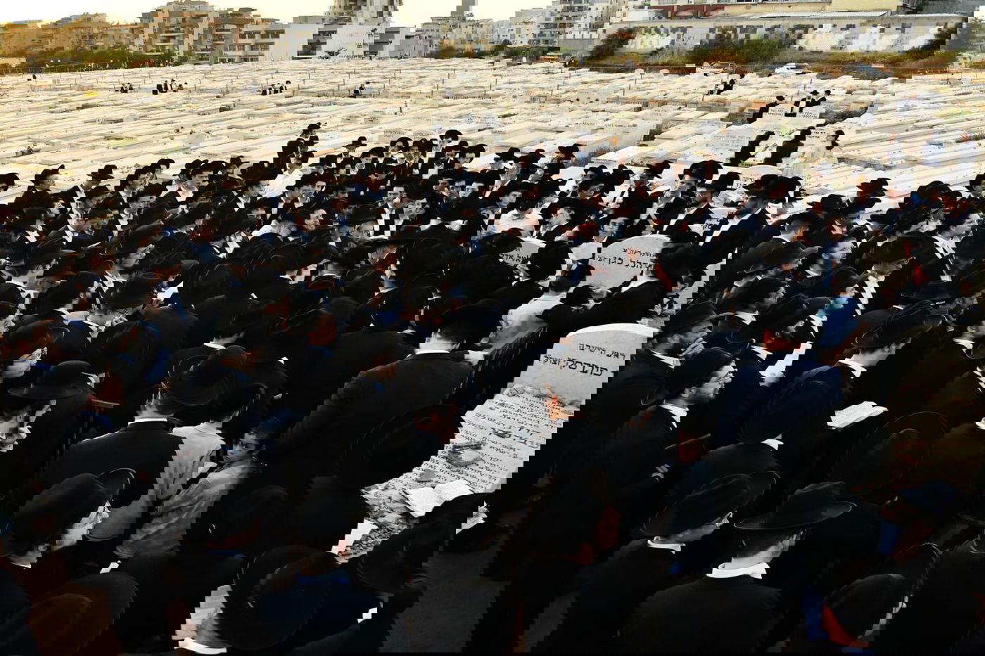 יום השנה הראשון למרן הגר"ג אדלשטיין