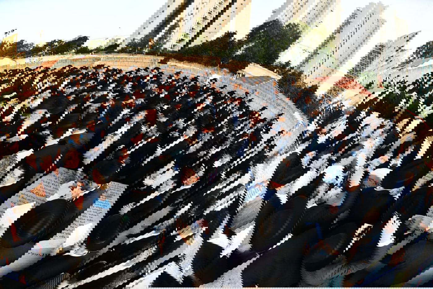 יום השנה הראשון למרן הגר"ג אדלשטיין