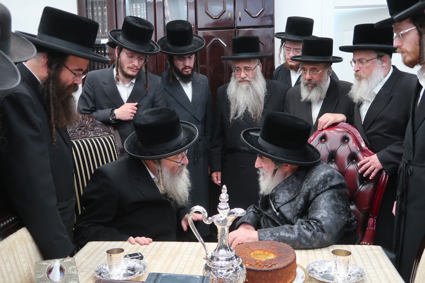 האדמו"ר מויז'ניץ בביקור אצל האדמו"ר מביאלה