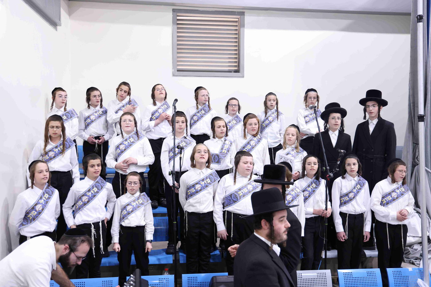 מסיבת חומש במכנובקא בעלזא, בירושלים