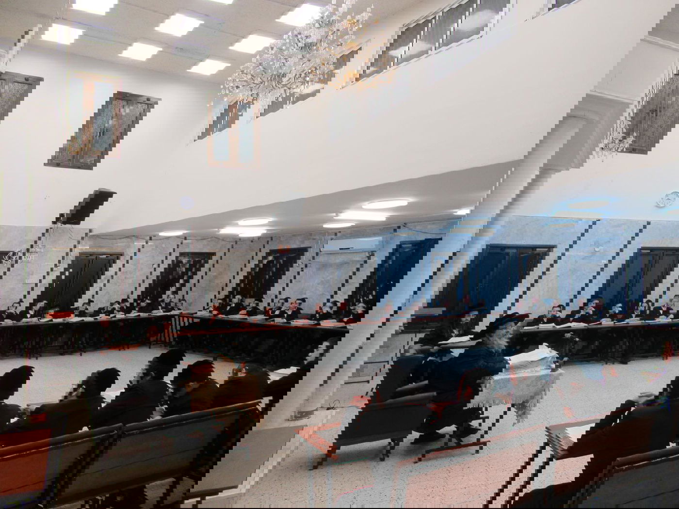 הגה"צ ראש ישיבת סאטמר בפלפול תורני עם תלמידיו