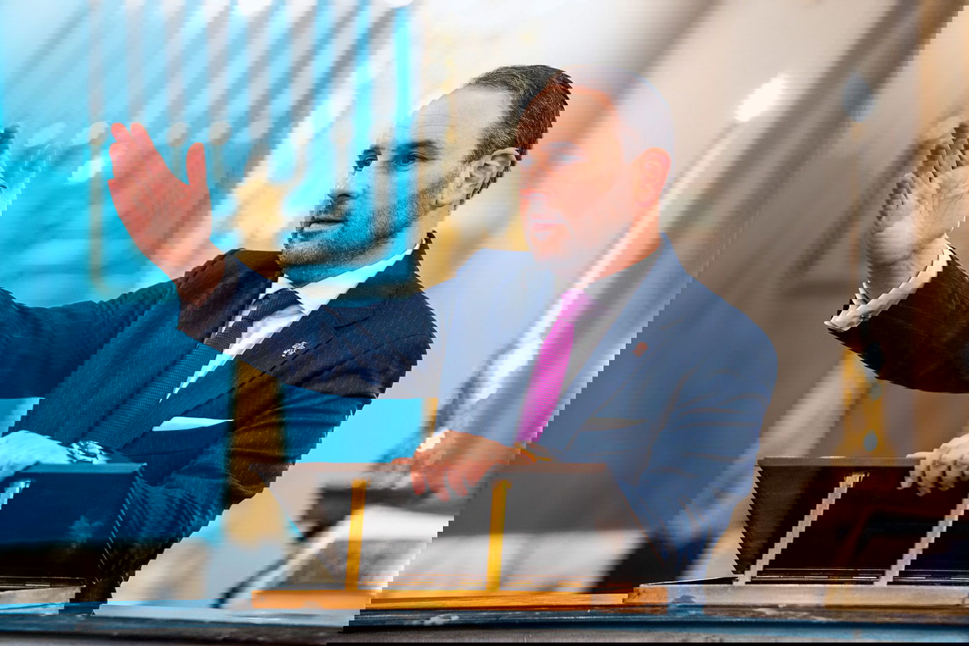 "ישראל נכשלה ב-7.10 והיא נכשלת שוב" | חבר הפרלמנט היהודי בבלגיה בריאיון ל'כיכר'