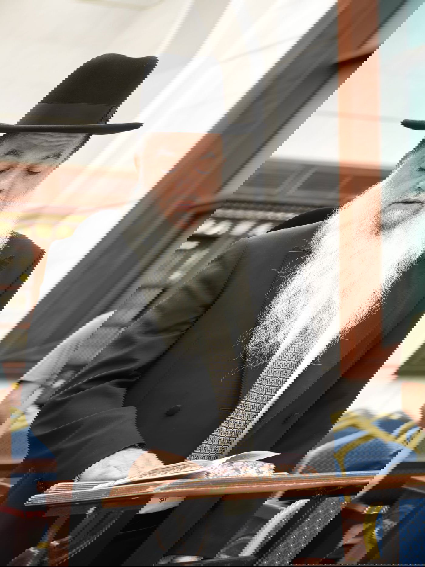 הכנסת ספר תורה לביהמ"ד 'יביע אומר'