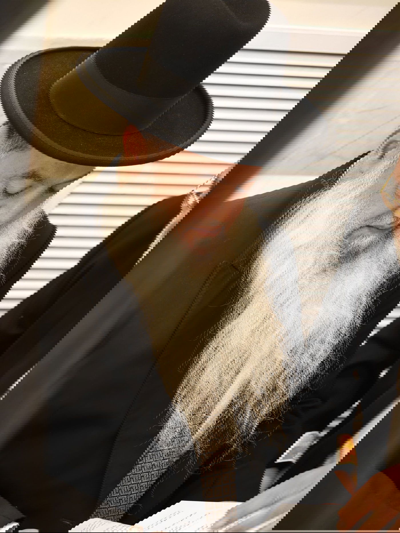 הכנסת ספר תורה לביהמ"ד 'יביע אומר'