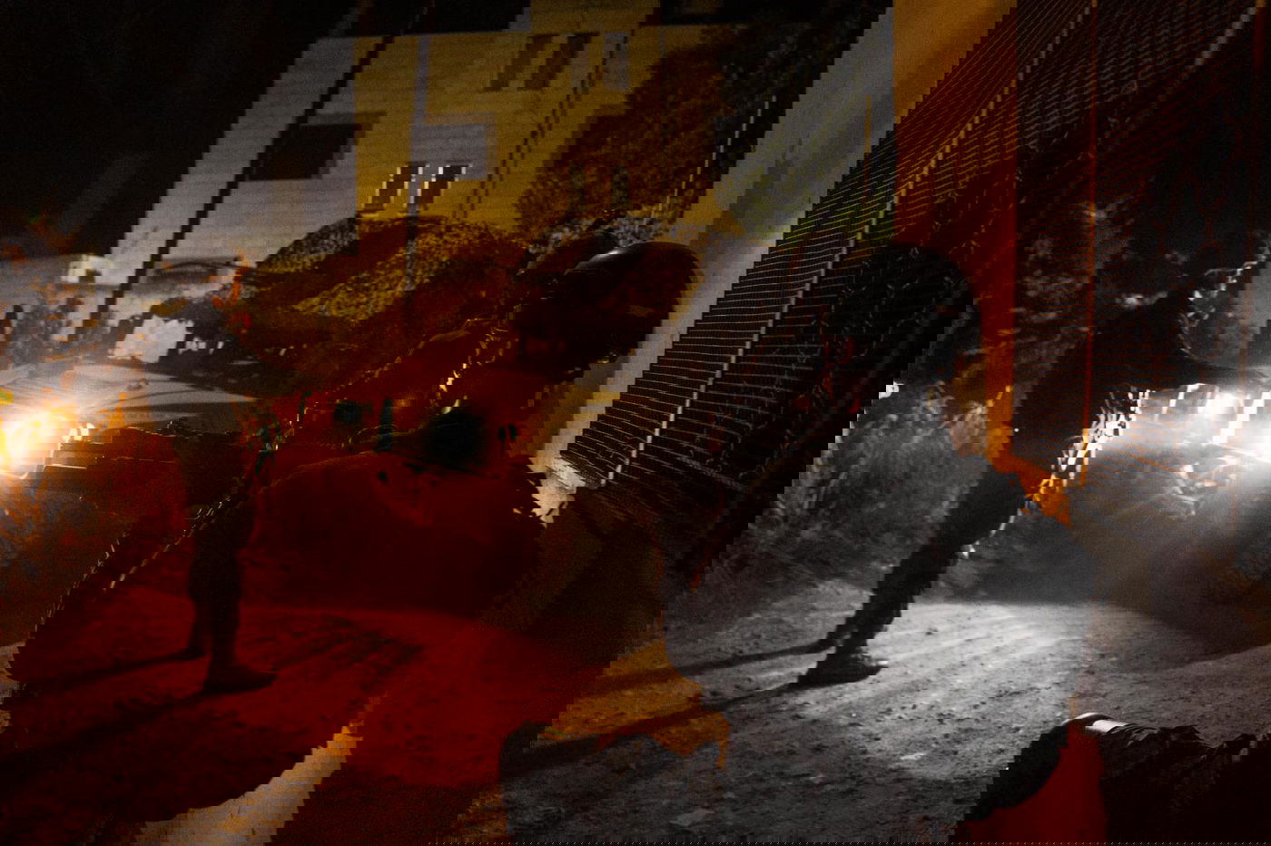 הפעילות ביו"ש, הלילה