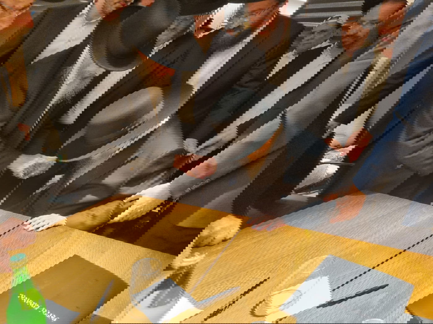 היסטוריה חרדית | גדולי ישראל בראשות הגר"ד לנדו יצאו למסע הקמת קרן עולם התורה