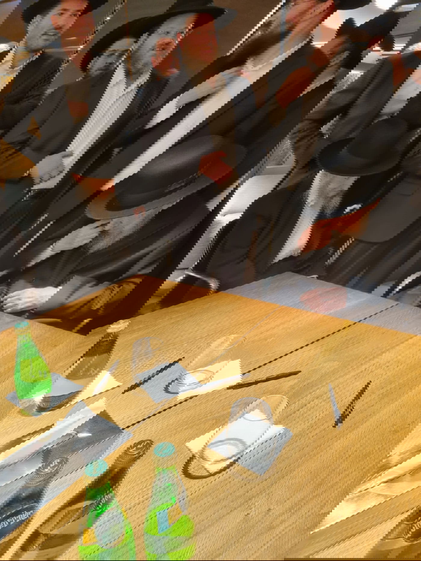 היסטוריה חרדית | גדולי ישראל בראשות הגר"ד לנדו יצאו למסע הקמת קרן עולם התורה