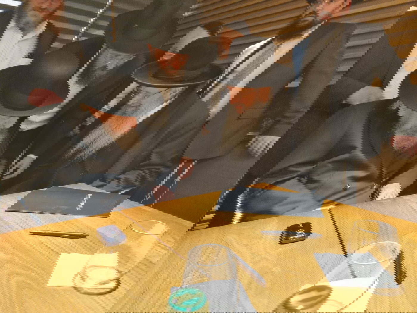 היסטוריה חרדית | גדולי ישראל בראשות הגר"ד לנדו יצאו למסע הקמת קרן עולם התורה