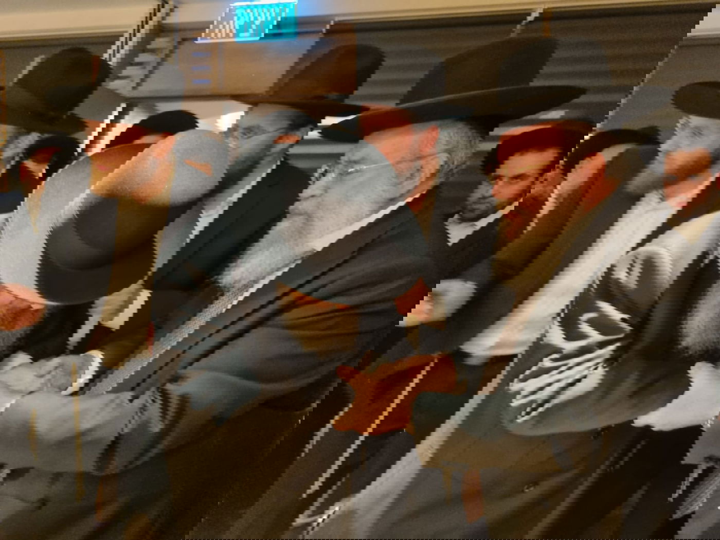 היסטוריה חרדית | גדולי ישראל בראשות הגר"ד לנדו יצאו למסע הקמת קרן עולם התורה