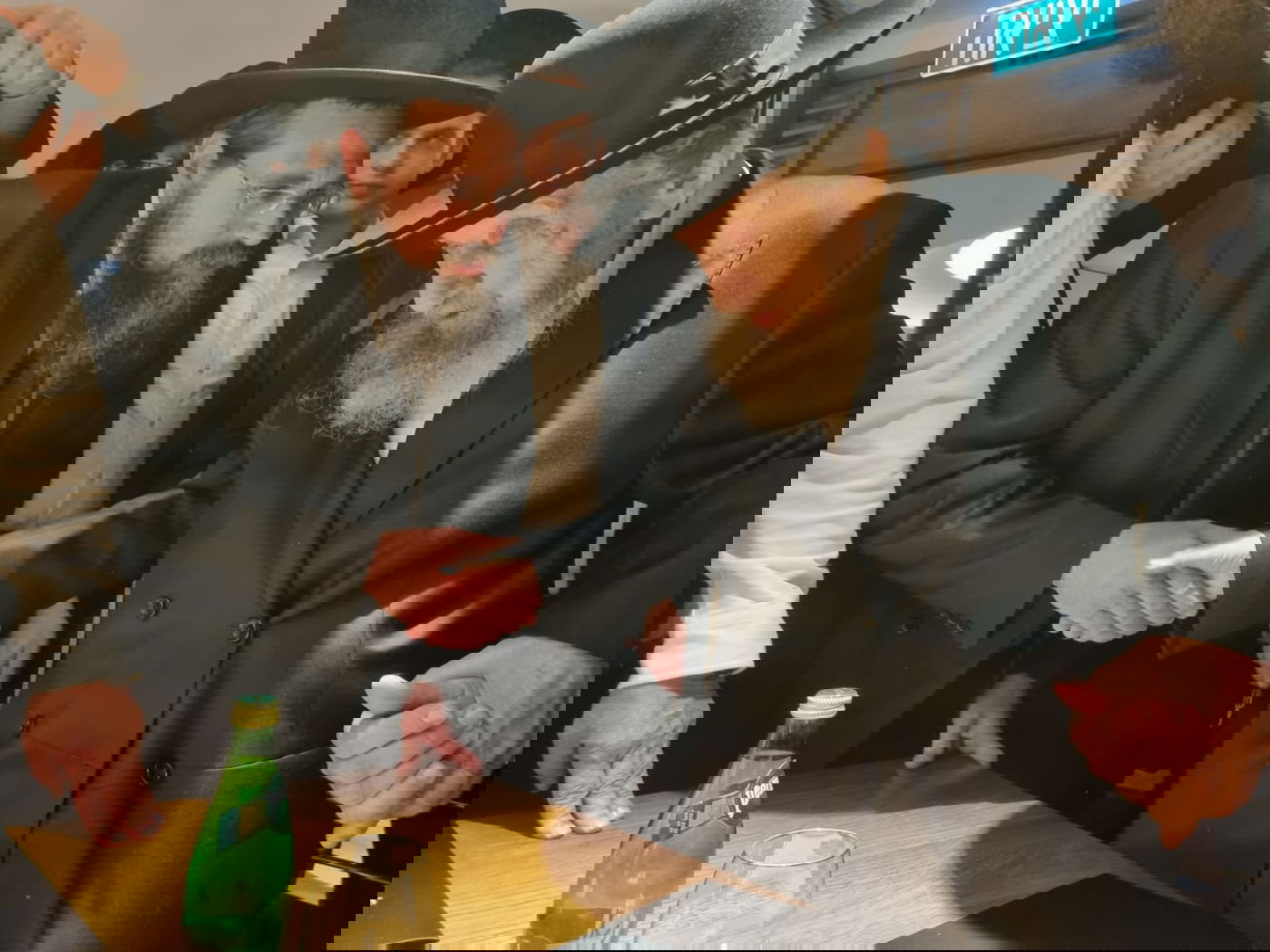 היסטוריה חרדית | גדולי ישראל בראשות הגר"ד לנדו יצאו למסע הקמת קרן עולם התורה