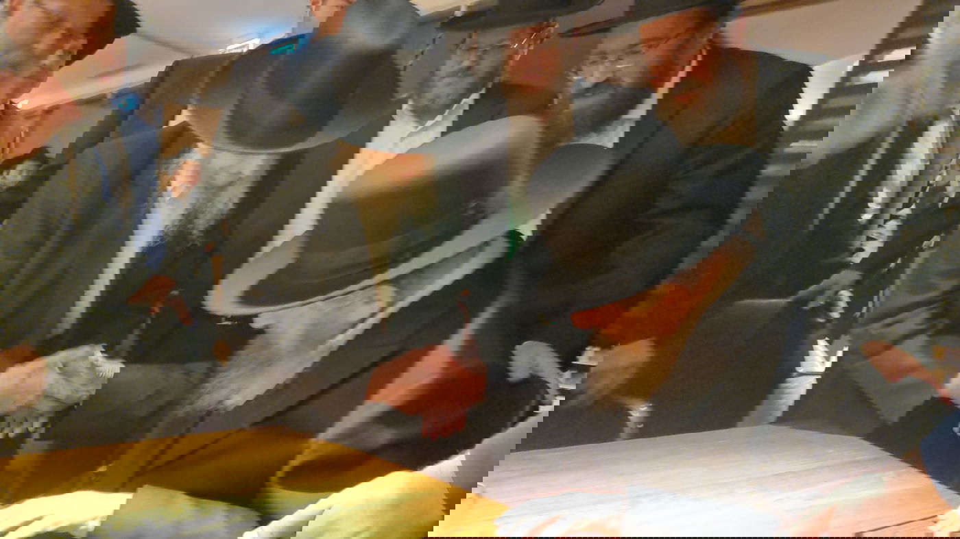 היסטוריה חרדית | גדולי ישראל בראשות הגר"ד לנדו יצאו למסע הקמת קרן עולם התורה