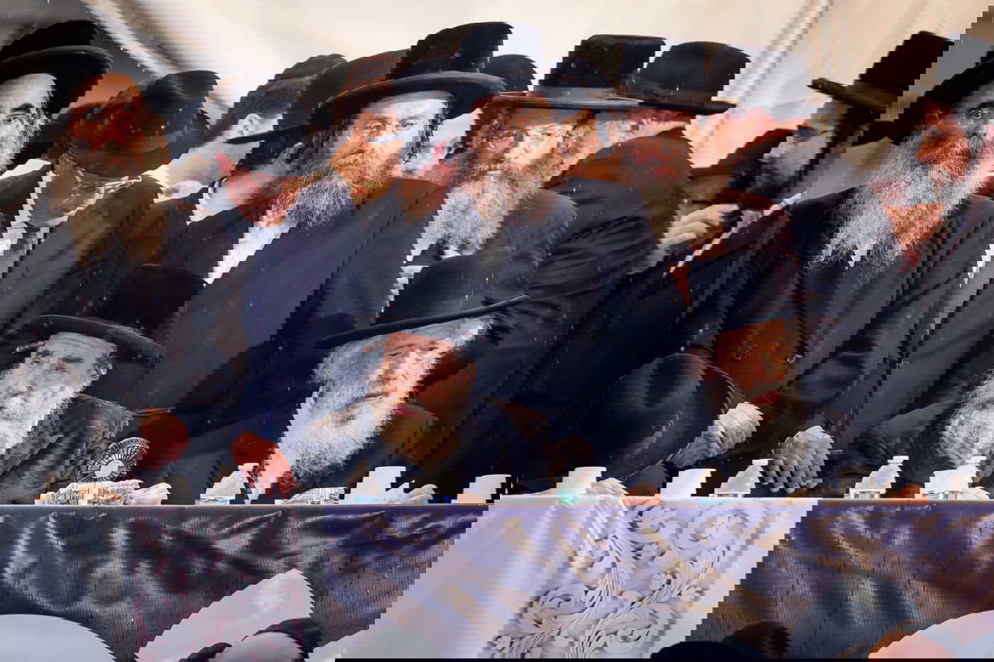 עוצמה אדירה בליקווד: רבבות קיבלו בהתרגשות את פני גדולי ישראל וראשי הישיבות | תיעוד