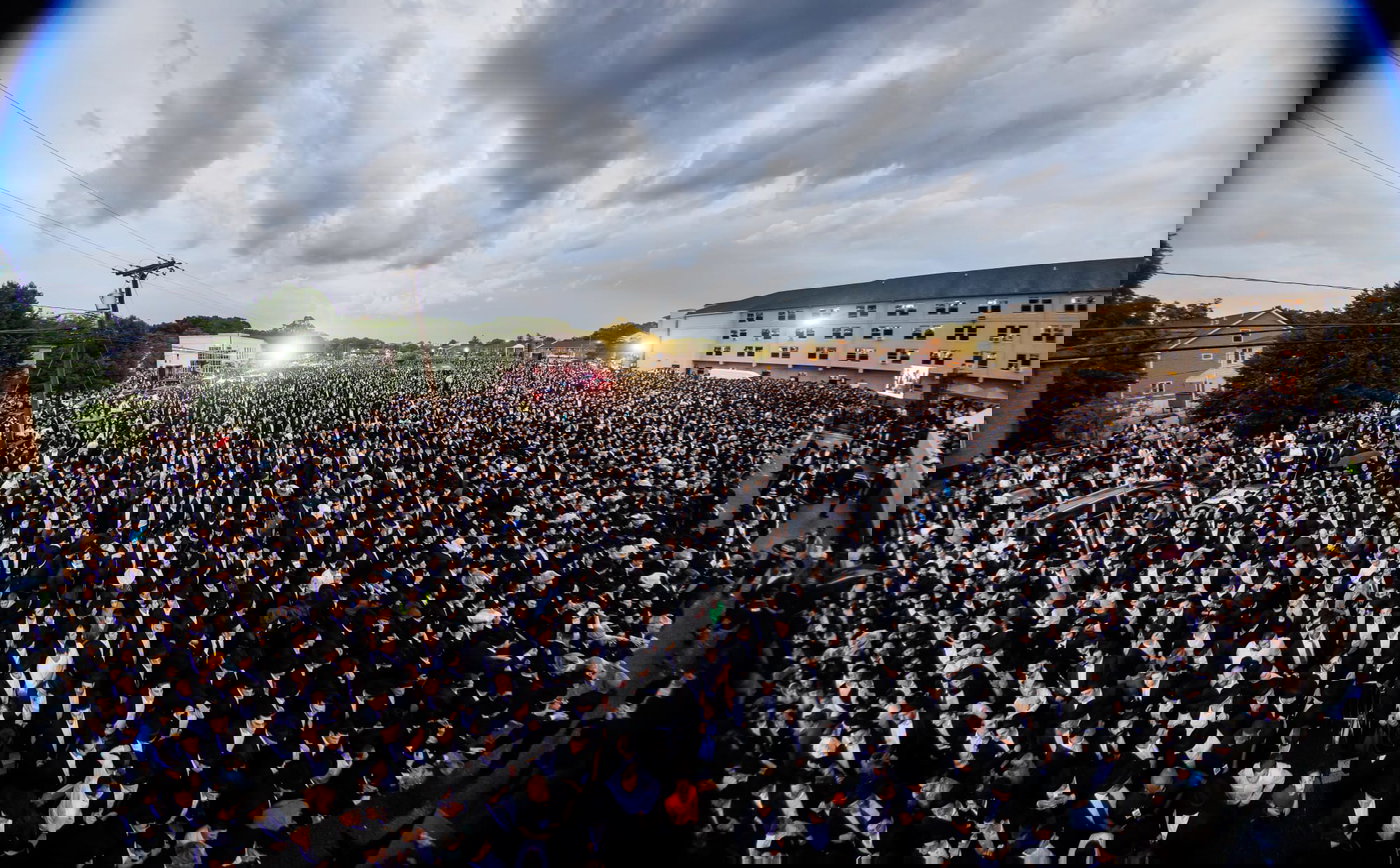 עוצמה אדירה בליקווד: רבבות קיבלו בהתרגשות את פני גדולי ישראל וראשי הישיבות | תיעוד