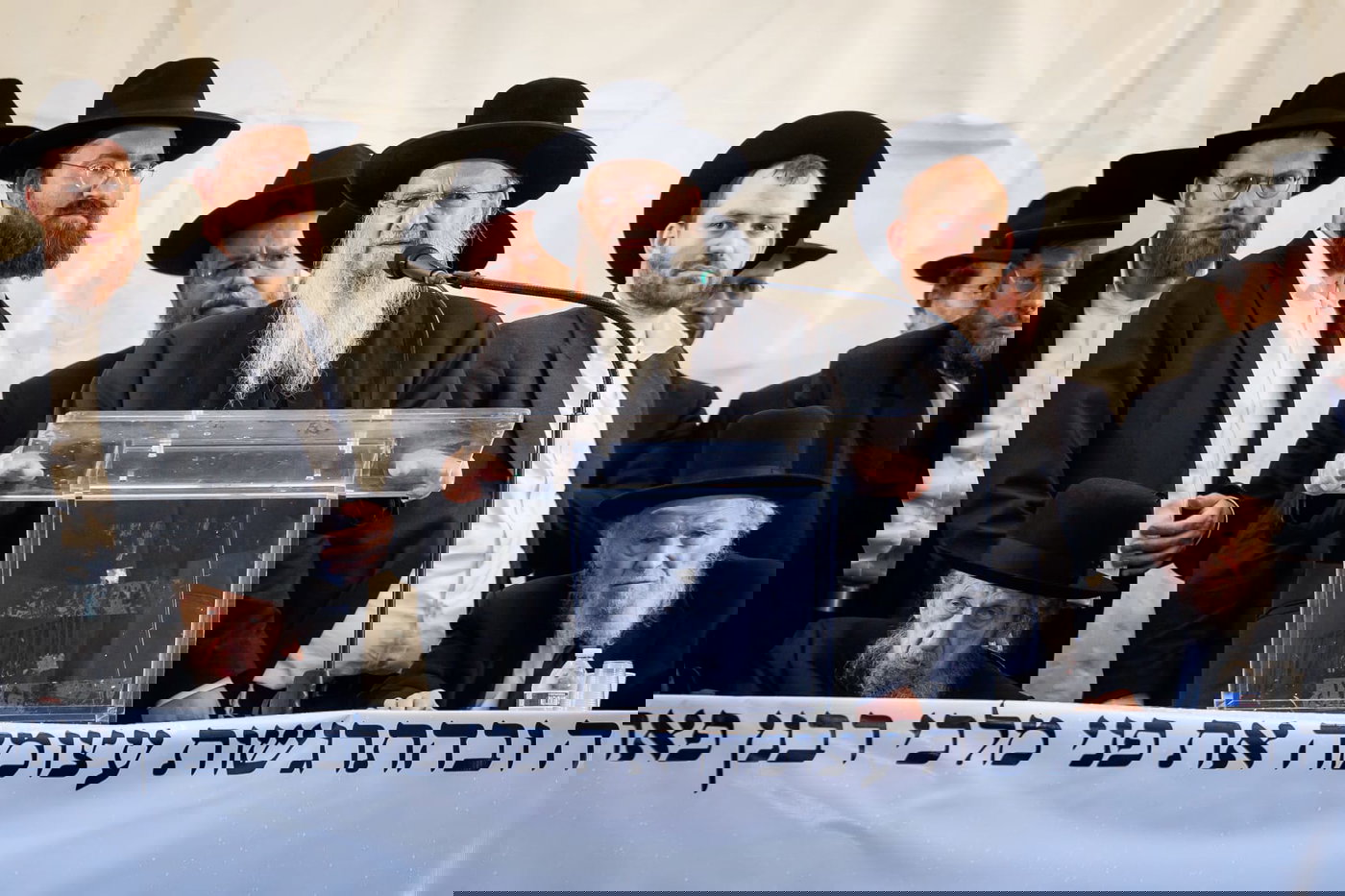 עוצמה אדירה בליקווד: רבבות קיבלו בהתרגשות את פני גדולי ישראל וראשי הישיבות | תיעוד