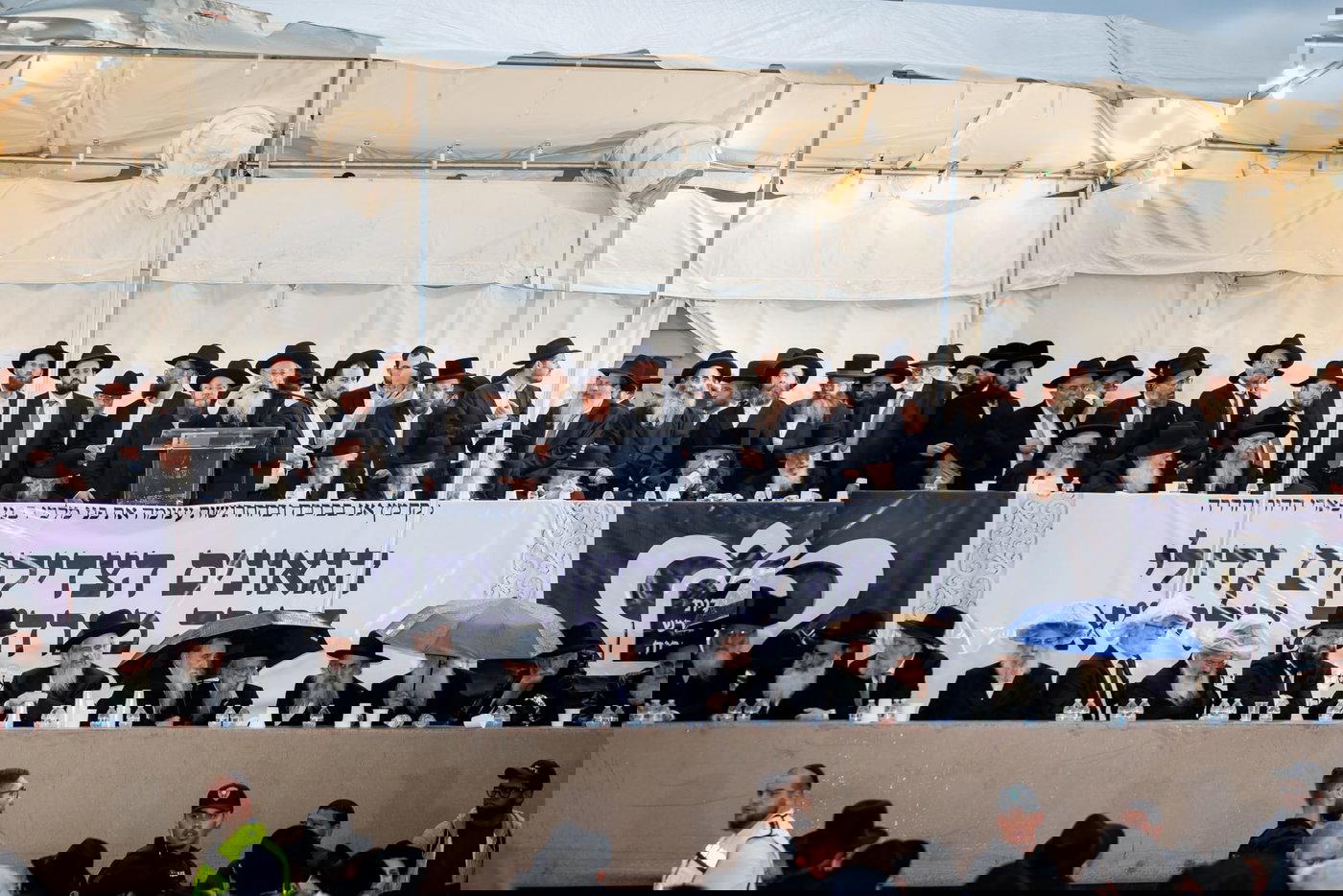 עוצמה אדירה בליקווד: רבבות קיבלו בהתרגשות את פני גדולי ישראל וראשי הישיבות | תיעוד