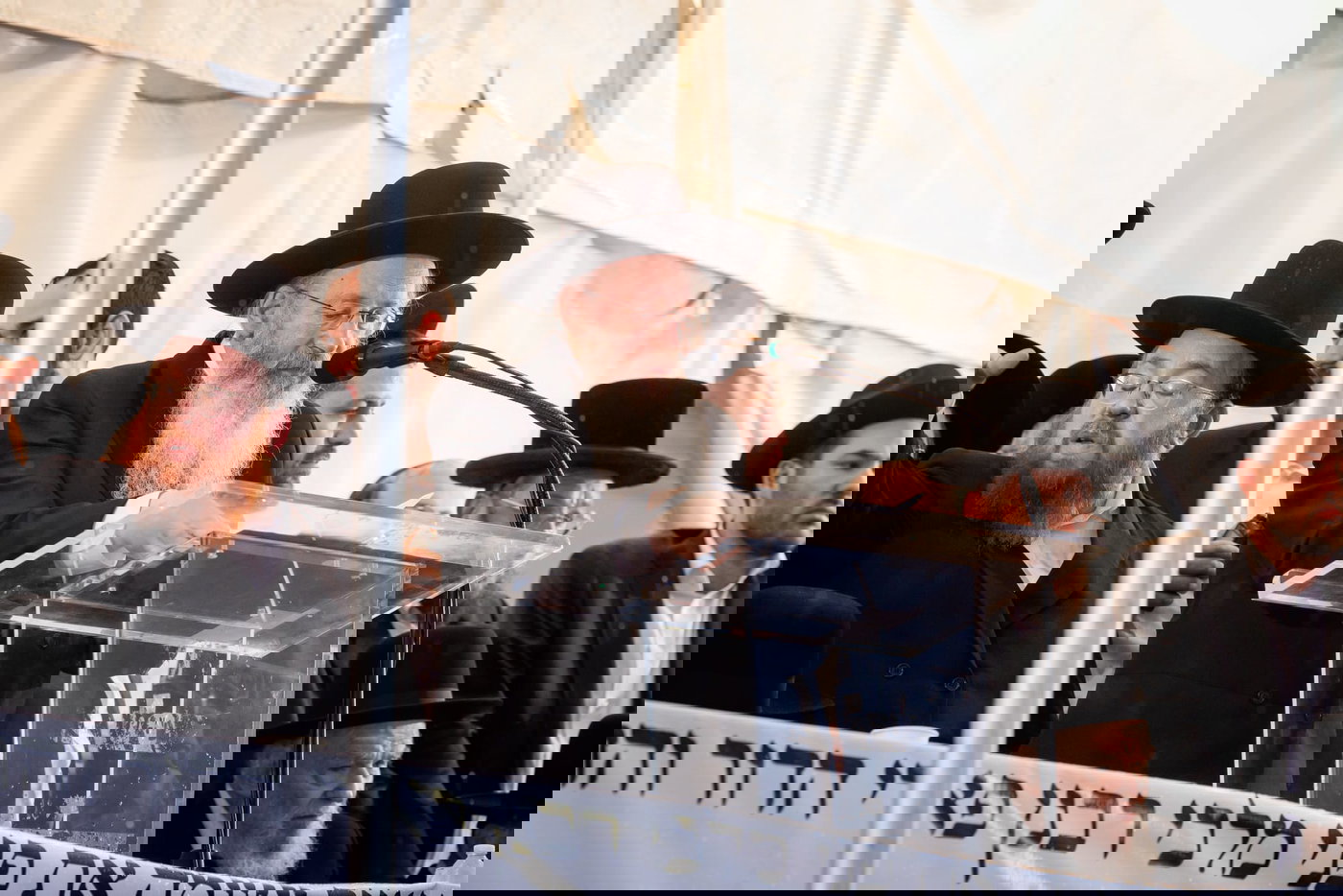 עוצמה אדירה בליקווד: רבבות קיבלו בהתרגשות את פני גדולי ישראל וראשי הישיבות | תיעוד