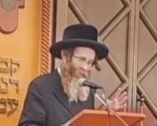 הרב החדש מספיד בהלווייה אמש