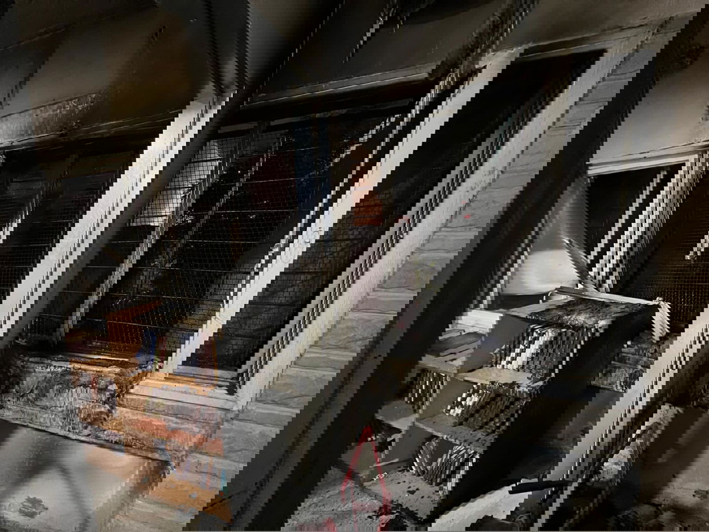 הנזק שנגרם לבית הכנסת בעקבות ההצתה