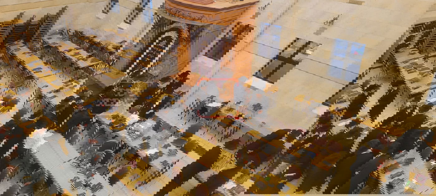 מעמד 'קבלת מרות' ב'אמונת ישראל' 