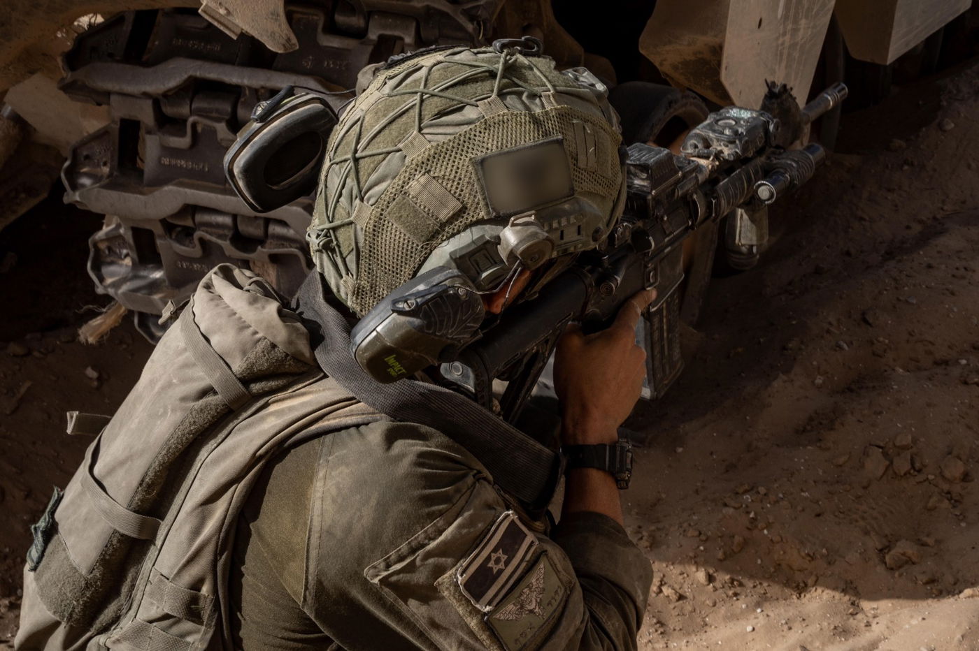 הוכחה מצולמת: מחבלים ירו מתוך האוניברסיטה - והותקפו