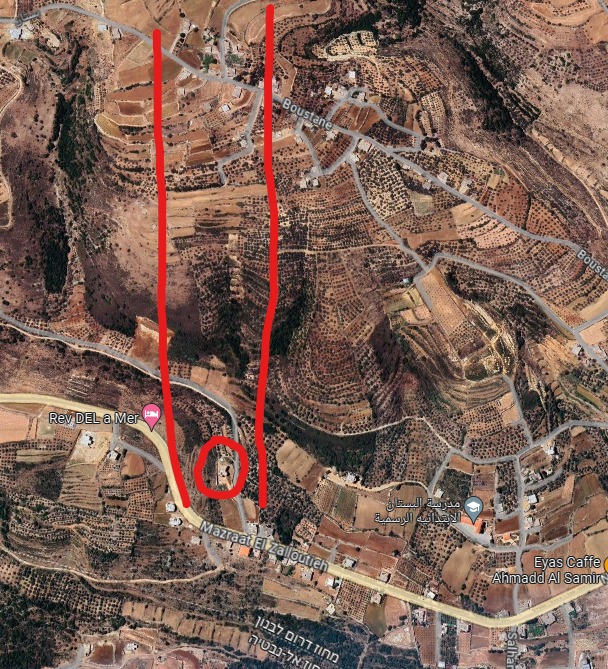 העיירה בגוגל מפות. ניתן ללמוד את הזווית המדויקת על ידי ציון בניינים ספציפיים והשוואה לגוגל מפות