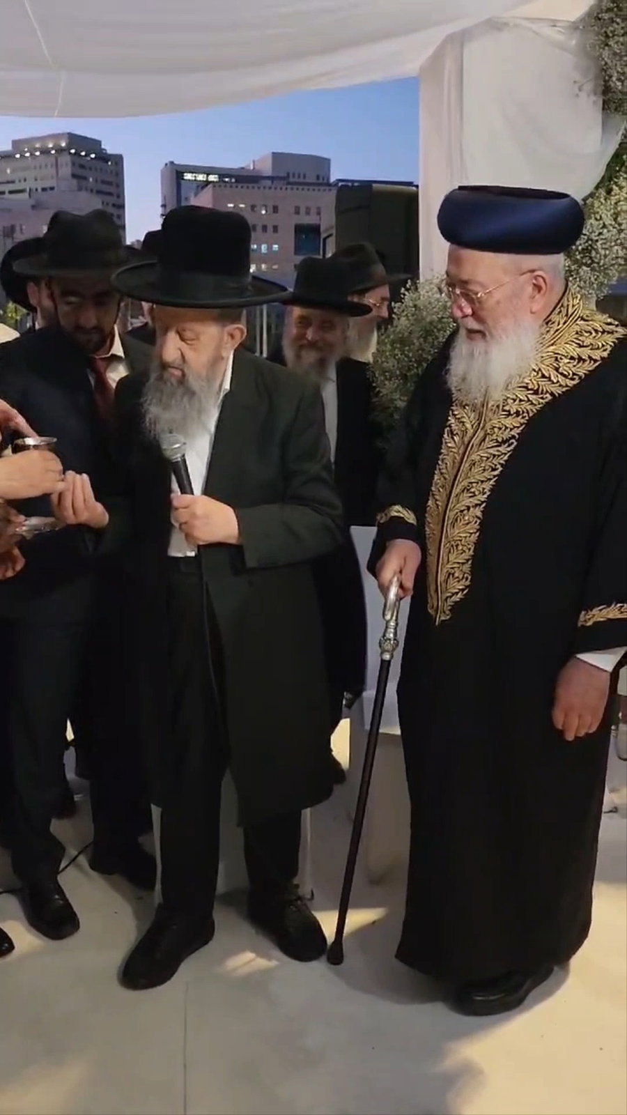 הוויכוח בחופה