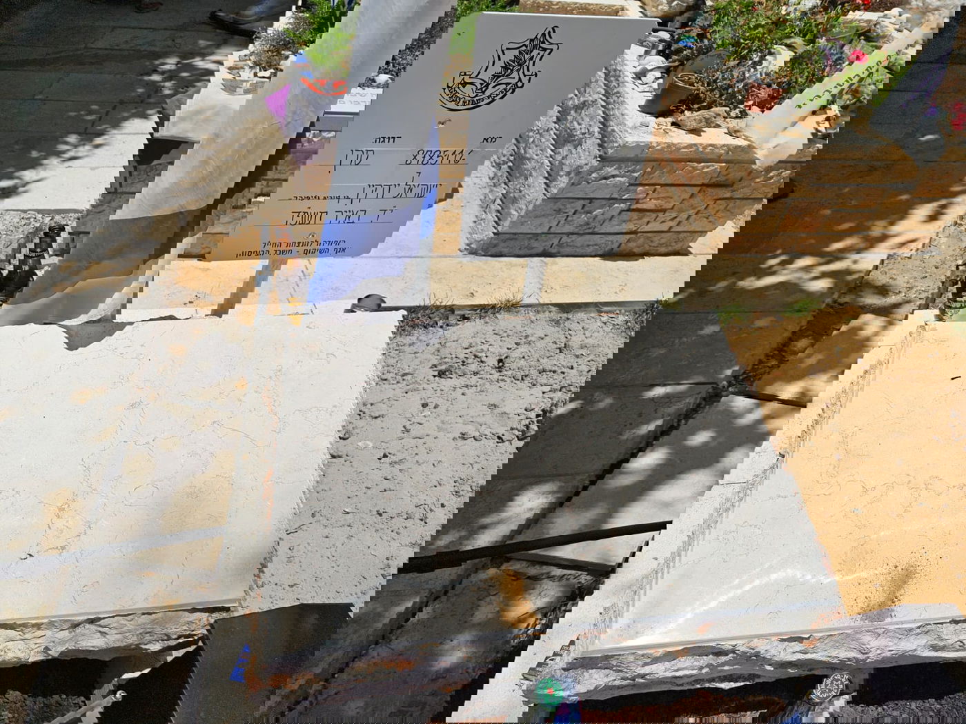 המצבה הריקה של יודקין. בינתיים