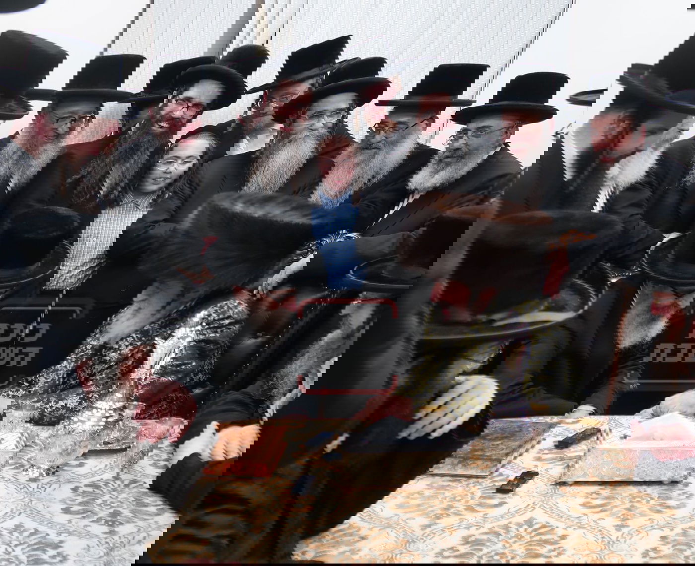 האדמו"ר מויז'ניץ בביקור אצל האדמו"ר מרחמסטריווקא