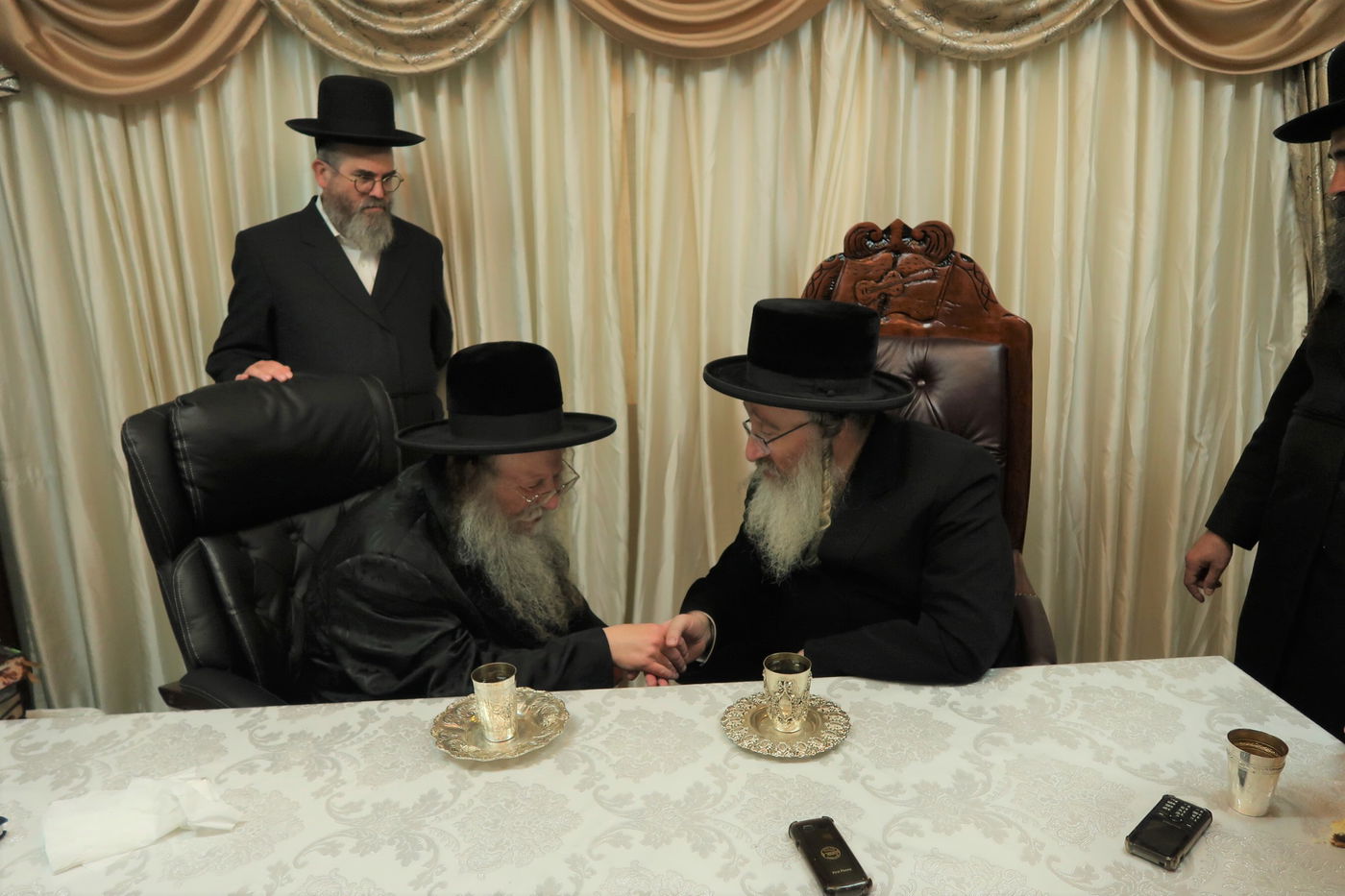 האדמו"ר מביאלה בביקור אצל האדמו"ר מקוז'מיר