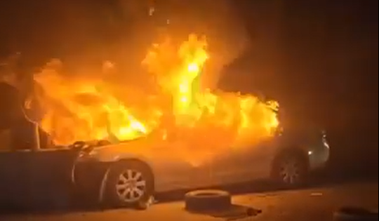 הרכב בוער בקלנדיה