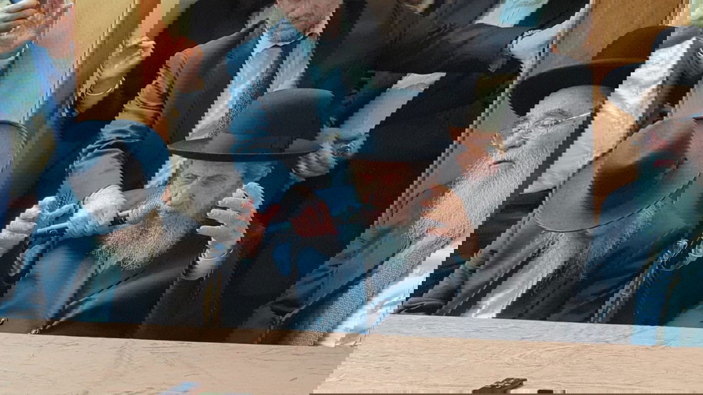 ראש הישיבה נואם בדינר בבית הנגיד שמעון גליק