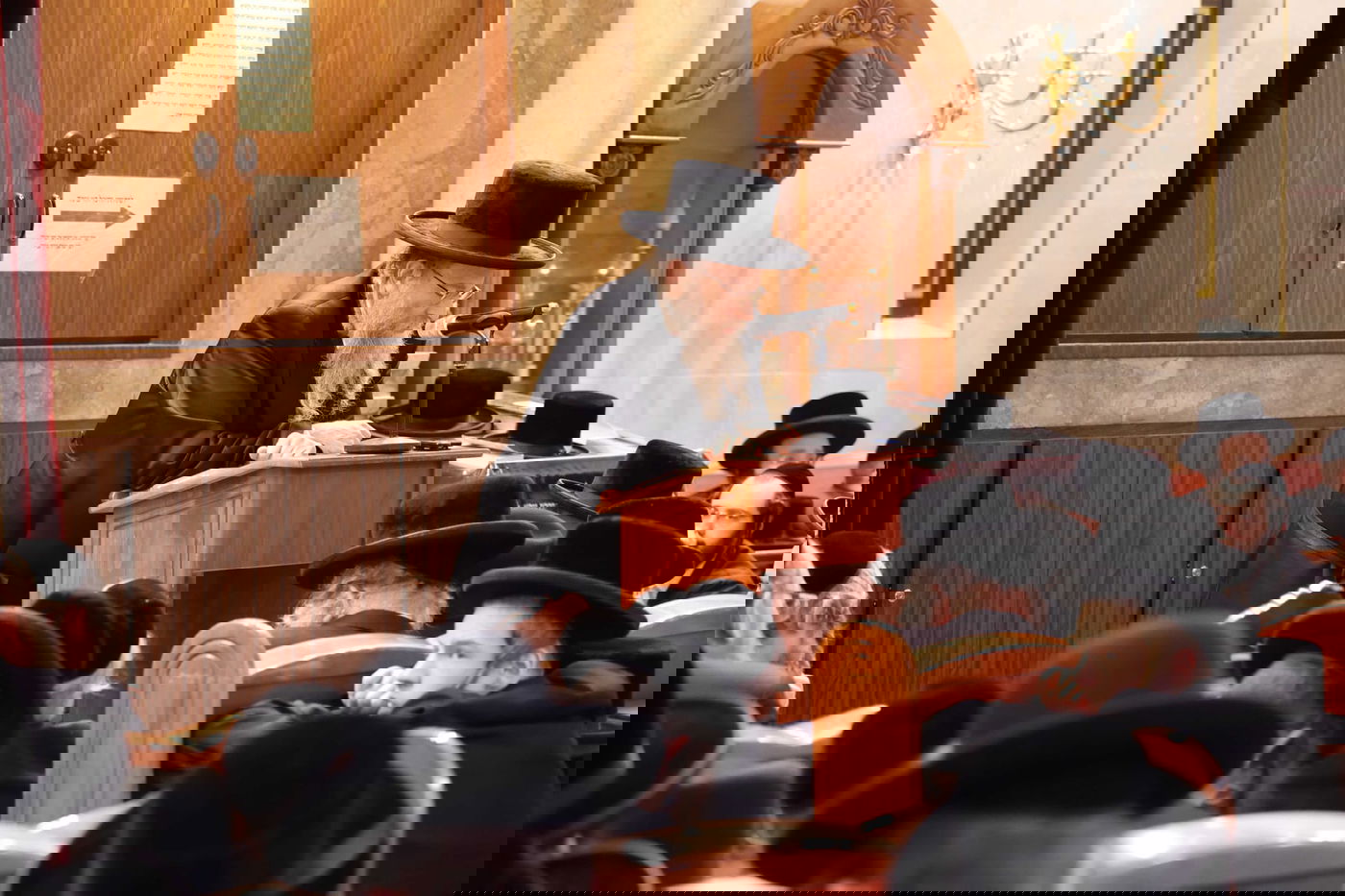 בשיחה בביהמ"ד ויז'ניץ בירושלים