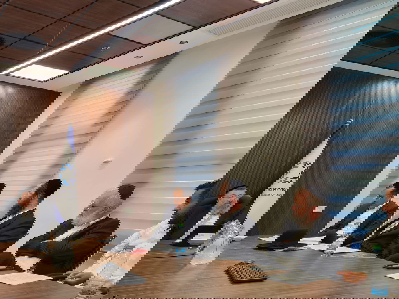 בן צור בפגישה, היום