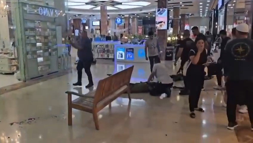 זירת הפיגוע הקשה בקניון "חוצות" בכרמיאל