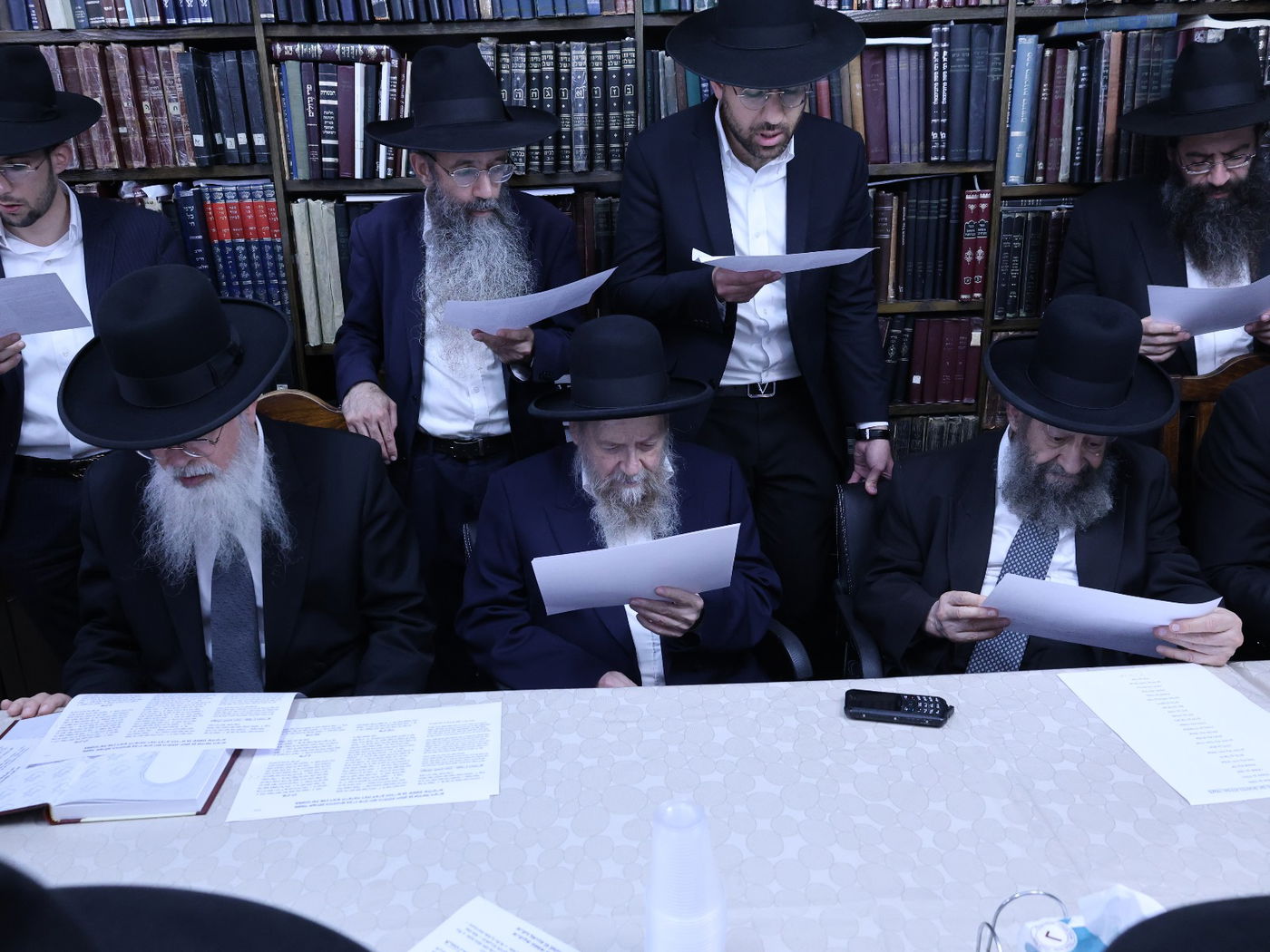 תפילת הזיווגים במעונו של הגר"מ בן שמעון