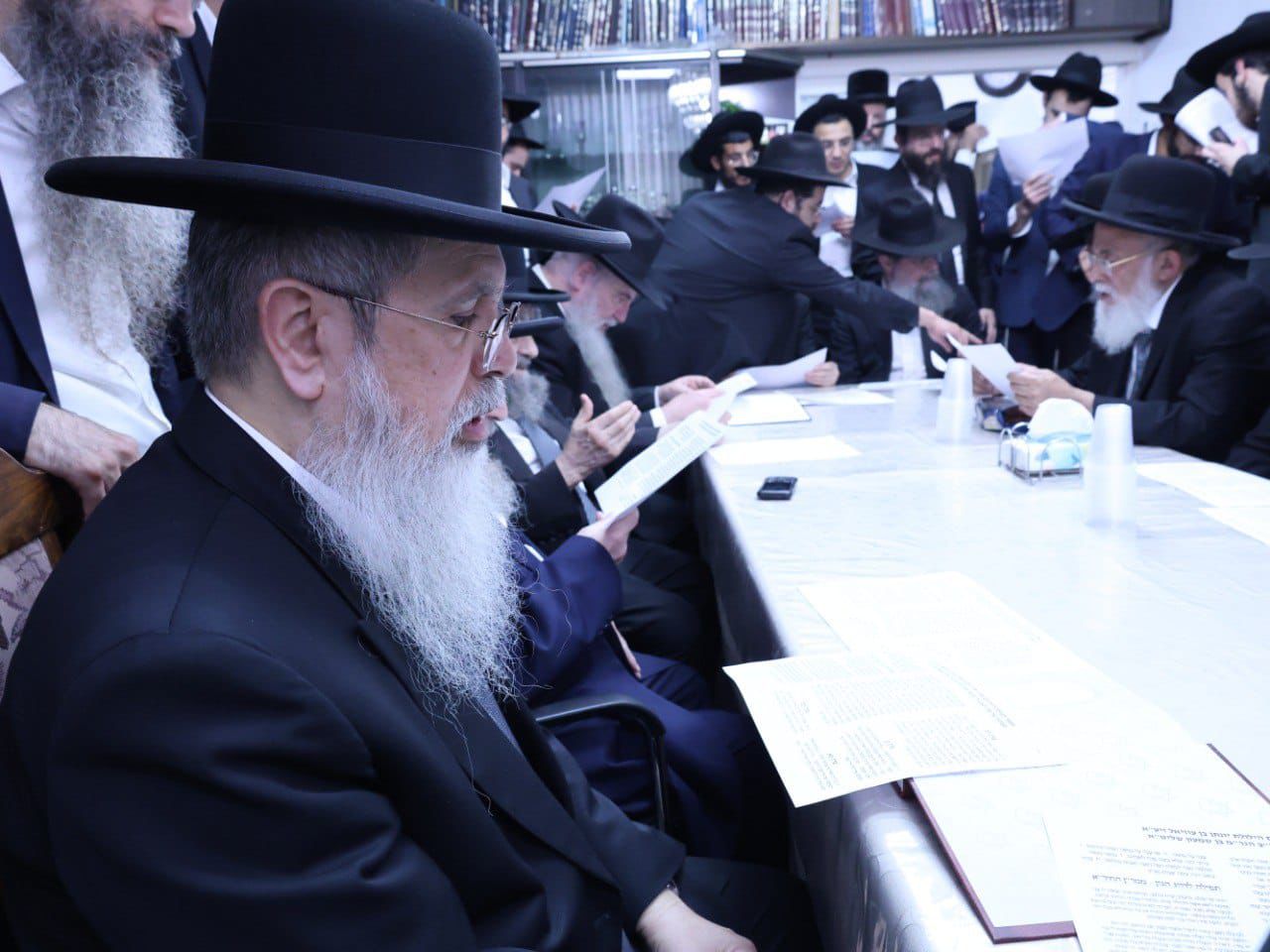 תפילת הזיווגים במעונו של הגר"מ בן שמעון