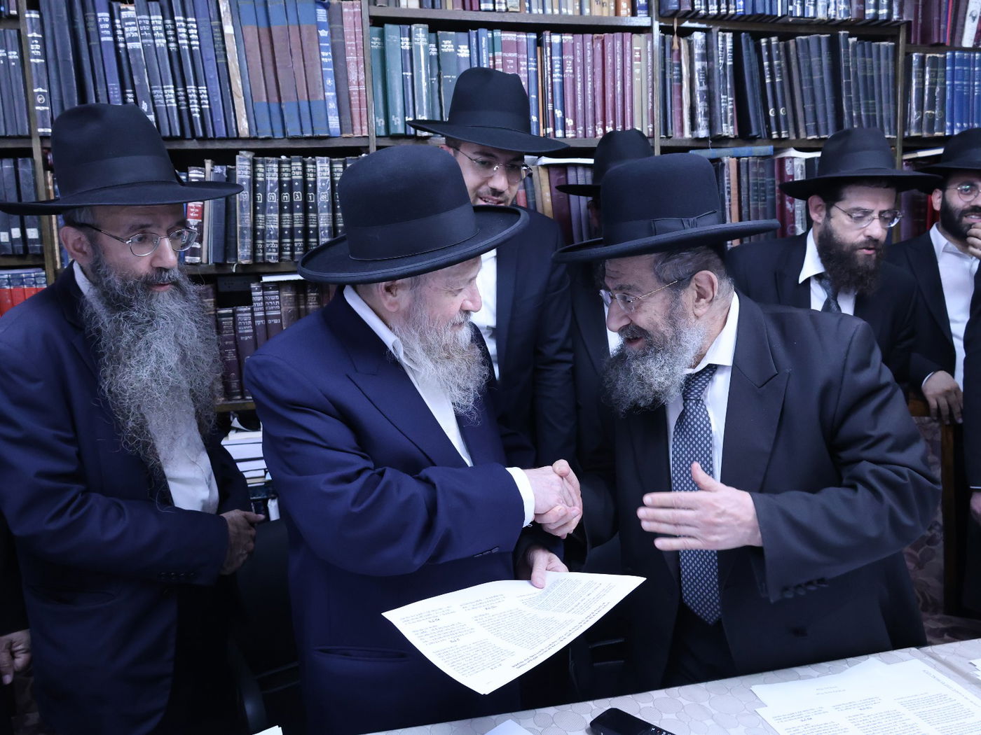 תפילת הזיווגים במעונו של הגר"מ בן שמעון