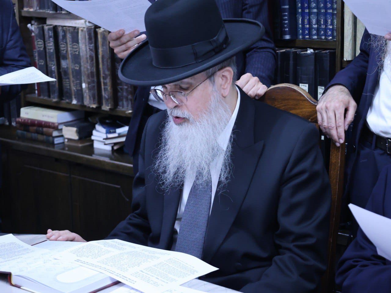 תפילת הזיווגים במעונו של הגר"מ בן שמעון