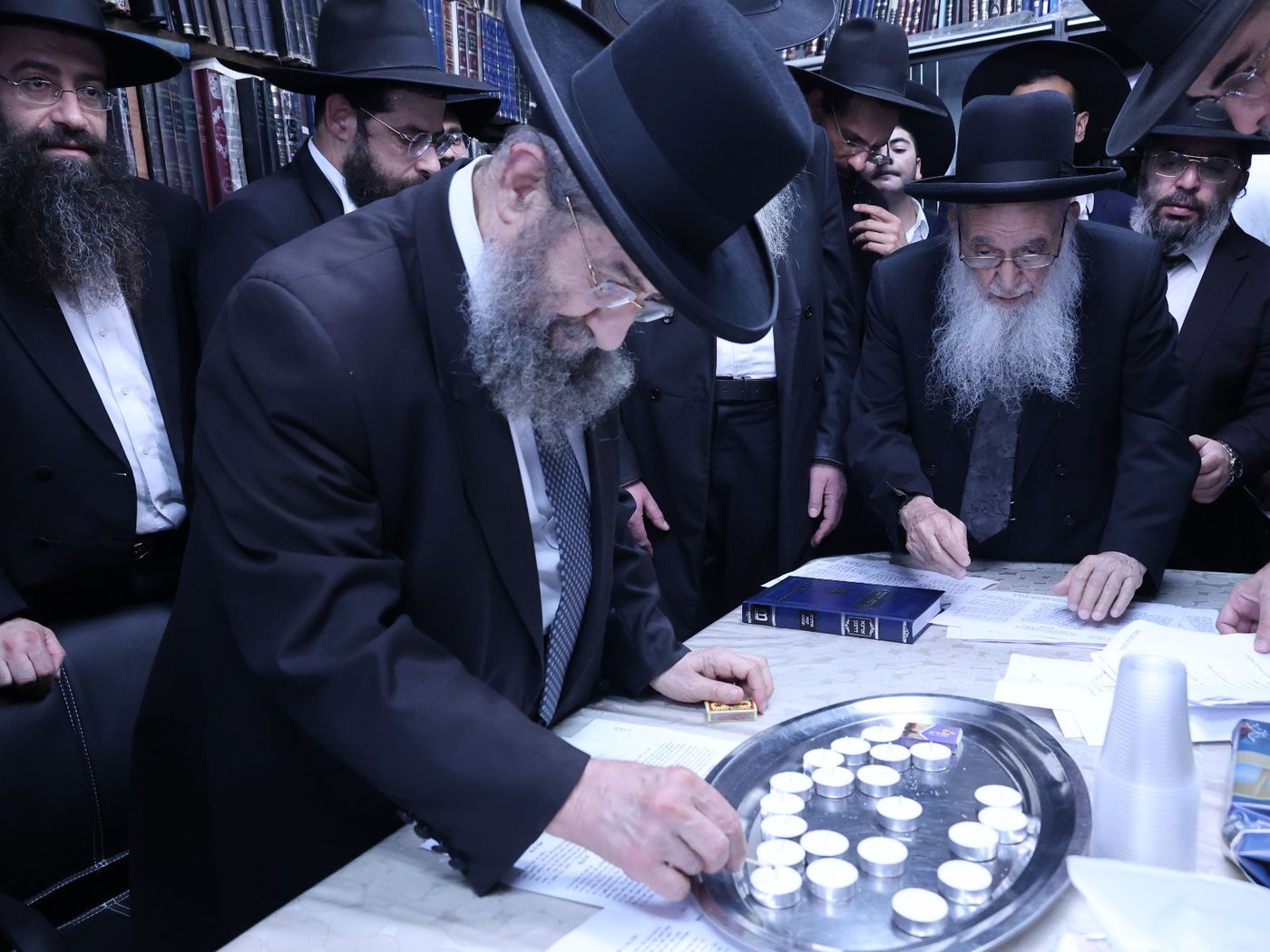 תפילת הזיווגים במעונו של הגר"מ בן שמעון