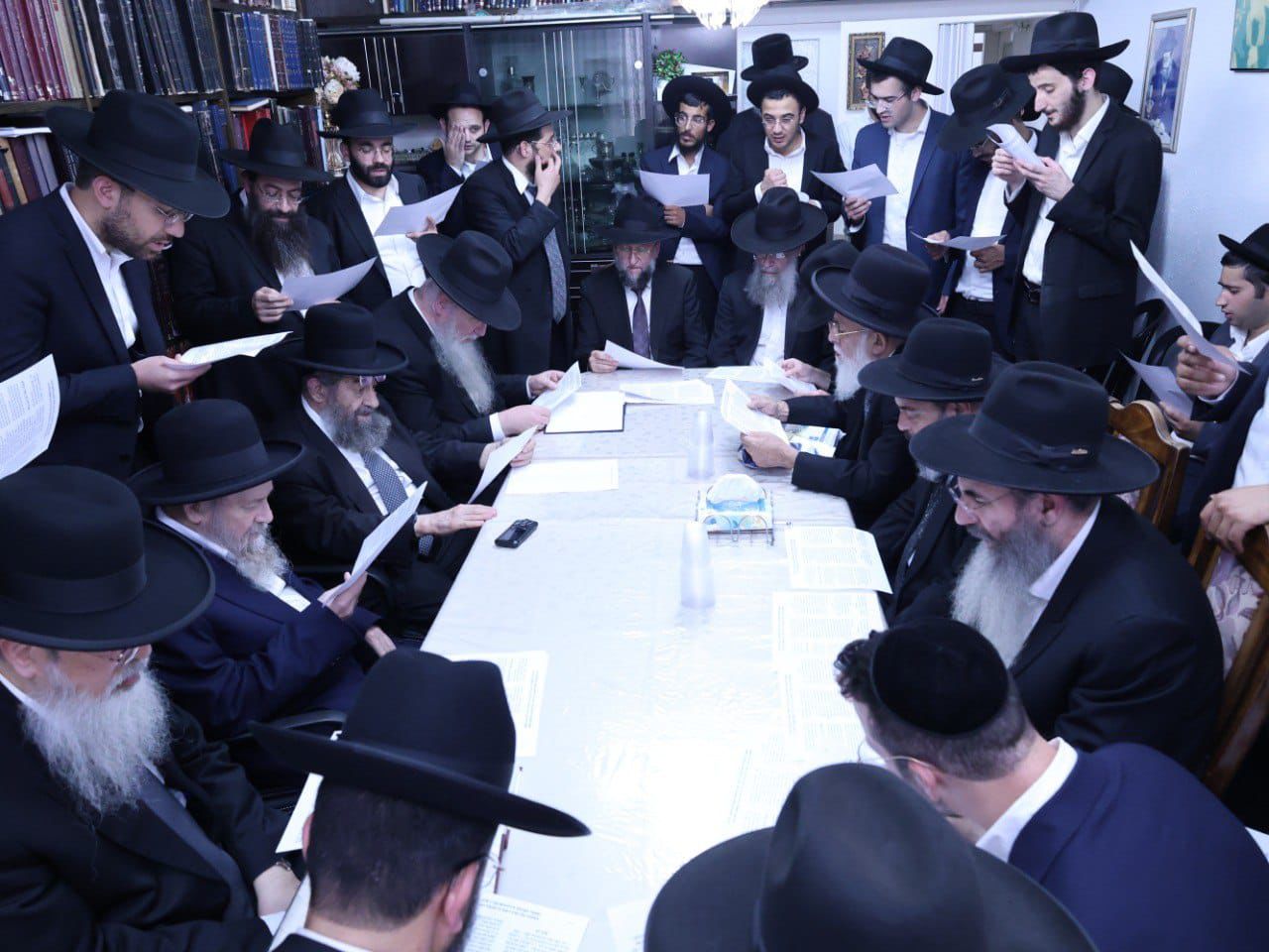 תפילת הזיווגים במעונו של הגר"מ בן שמעון