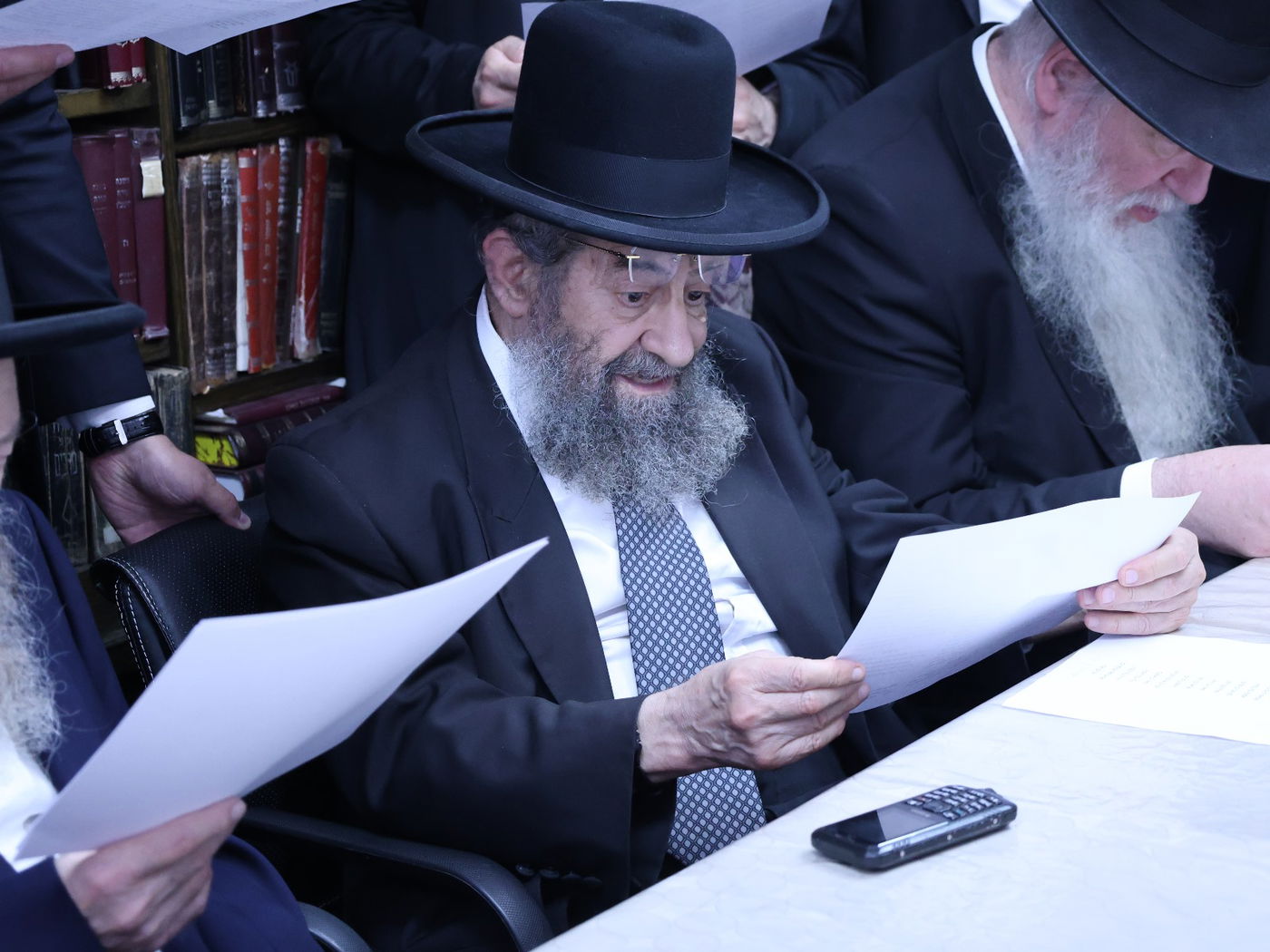 תפילת הזיווגים במעונו של הגר"מ בן שמעון