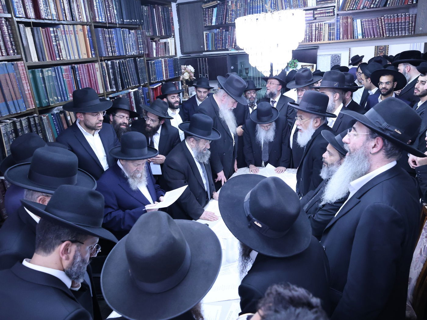 תפילת הזיווגים במעונו של הגר"מ בן שמעון